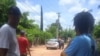 Una patrulla de la policía en el lugar del crimen, en el poblado de Ceballos, en Ciego de Ávila. (Cubanet/Facebook)