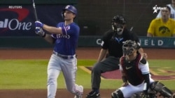 Texas toma ventaja en la Serie Mundial
 
Texas toma ventaja en la Serie Mundial