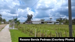 Prisión de Agüica, en Colón, Matanzas (al fondo)