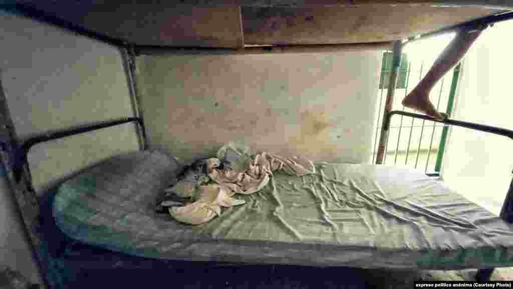 Fotos tomadas en los calabozos de Caimito, Artemisa, Cuba 2022 Colchón infestado de chinches 