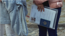 ARRIBA DE LA BOLA / Inconformidad en La Habana por la gestión de algunos visados. ARRIBA DE LA BOLA / Inconformidad en La Habana por la gestión de algunos visados.