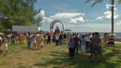 Cubanos en Miami celebran el Día de la Virgen de la Caridad.
 Cubanos en Miami celebran el Día de la Virgen de la Caridad.