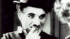 Charles Chaplin, en una escena de "Luces de la ciudad", City Lights (1931). (Foto: Business Wire/AP)