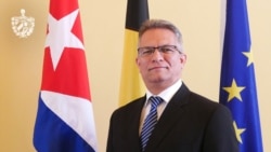 Acusan a diplomático cubano de hacer espionaje sin trabas en Bélgica Acusan a diplomático cubano de hacer espionaje sin trabas en Bélgica