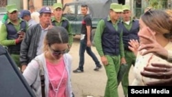 Las integrantes de la Camerata Romeu expulsadas del lugar.