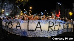 Miles de personas participan en una manifestación opositora al gobierno de Cristina Fernández de Kirchner el jueves 13 de septiembre de 2012, en Buenos Aires (Argentina).