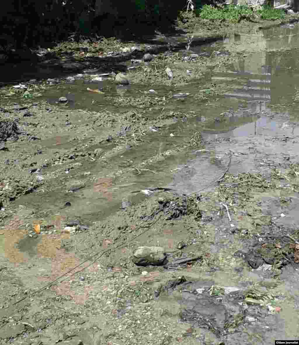 Dos obreros muertos murieron electrocutados en San Francisco de Paula por negligencia de la Empresa de Saneamiento de Aguas de La Habana, según el reportero independiente Steve Maikel Pardo.  