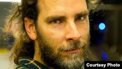 El activista cubano exiliado Orlando Luis Pardo Lazo. Foto: Claudio Fuentes, cortesía.