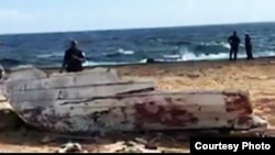 Restos del naufragio en que perecieron cuatro venezolanos que escapaban rumbo a Curazao.