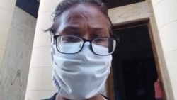 Les dije: "Se van a manchar las manos de sangre" Les dije: "Se van a manchar las manos de sangre"