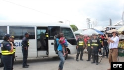 Inmigrantes que intentaban ingresar a Costa Rica son retornados a Panamá,