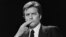 Alain Delon en un show d ela televisi[on francesa, en Paris, en 1981.