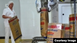 Leche en polvo producida en Uruguay.