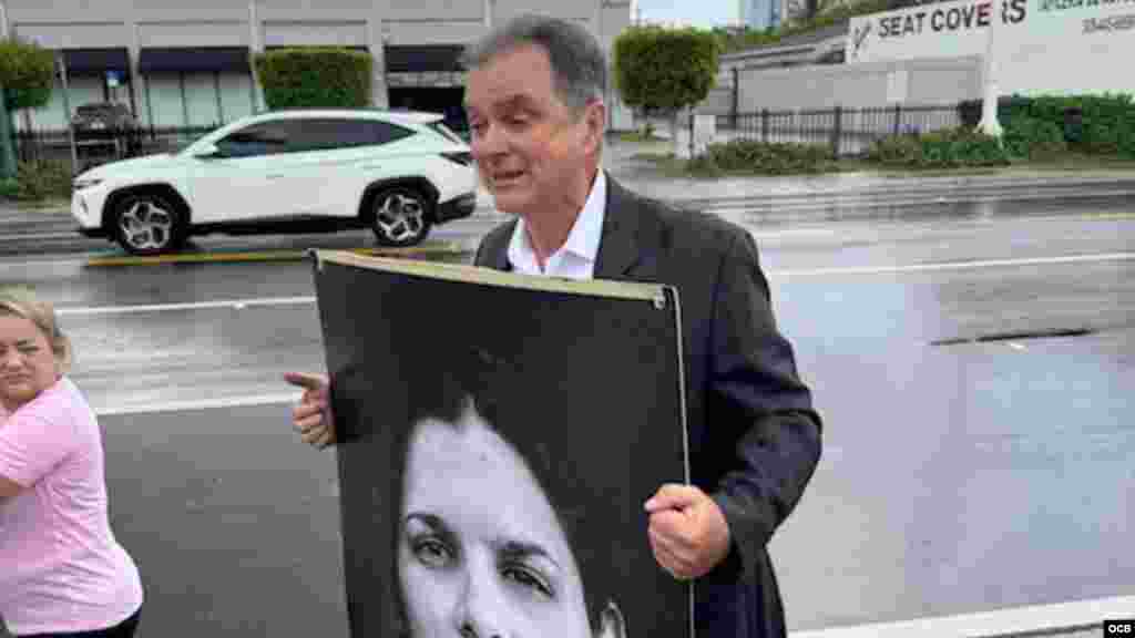 Ramón Saúl Sánchez fue uno de los principales coordinadores de la manifestación de exiliados cubanos por la libertad de José Daniel Ferrer, Félix y Saily Navarro, y todos los presos políticos en Cuba.