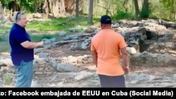 Mike Hammer en el Valle de los Ingenios, en Trinidad