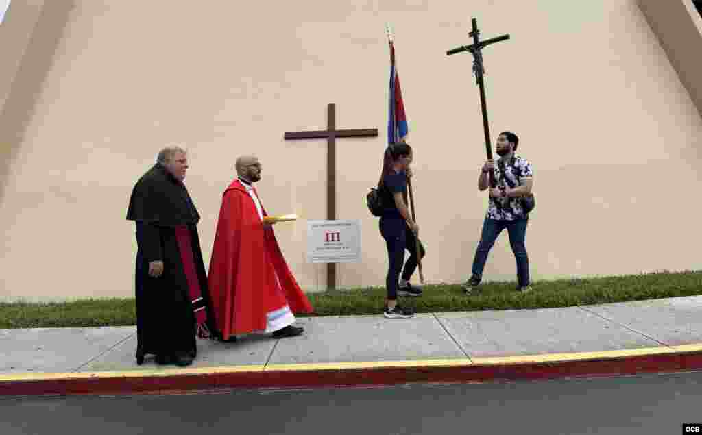Tercera Estación del Via Crucis
