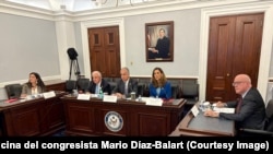 Cubanos en la guerra en Ucrania, audiencia virtual con los congresista Mario Díaz-Balart, María Elvira Salazar y Carlos Giménez