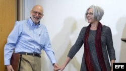 Alan Gross comparece ante la prensa, junto a su esposa, Judy Gross en Washington DC
