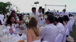70 cubanos participaron en la Cena de Blanco 70 cubanos participaron en la Cena de Blanco