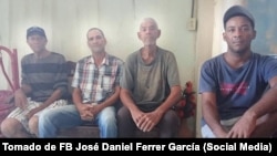 Roilán Álvarez Rensoler, Anastacio Núñez Pico y Roilán Zárraga Ferrer, Alberto Mustelier, tras ser liberados el 2 de mayo de 2025.