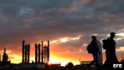 Una refinería cubana.